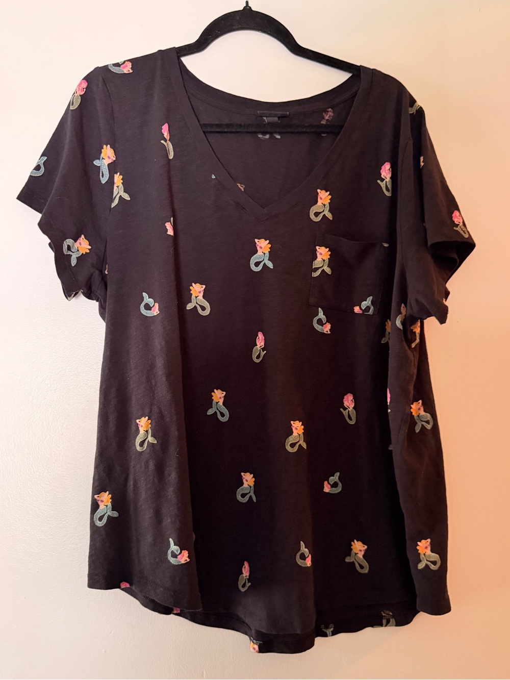 torrid Black V‑Neck Short Sleeve Tee with Multicolor Mermaid Print